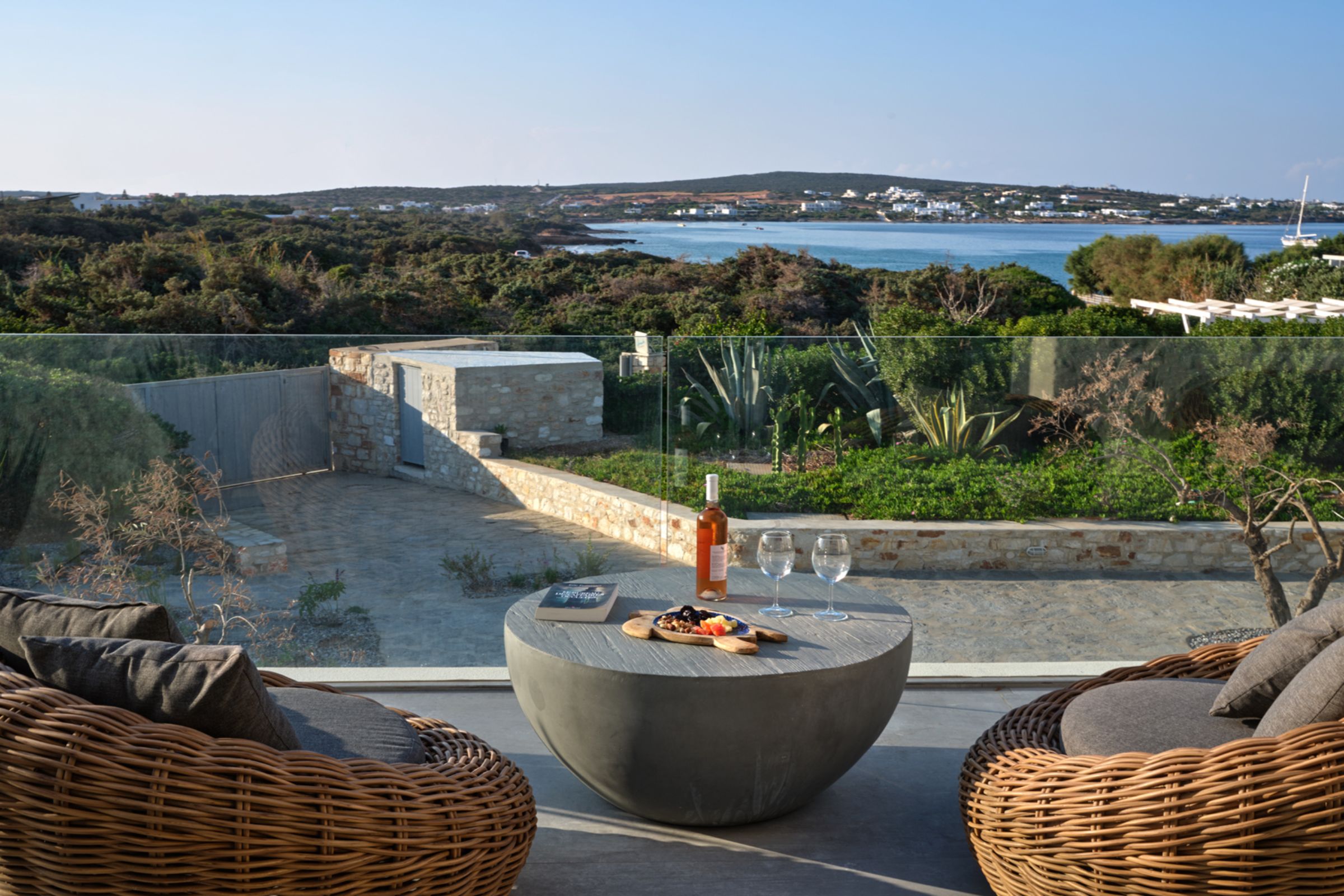 The villa is located in Ambelas!