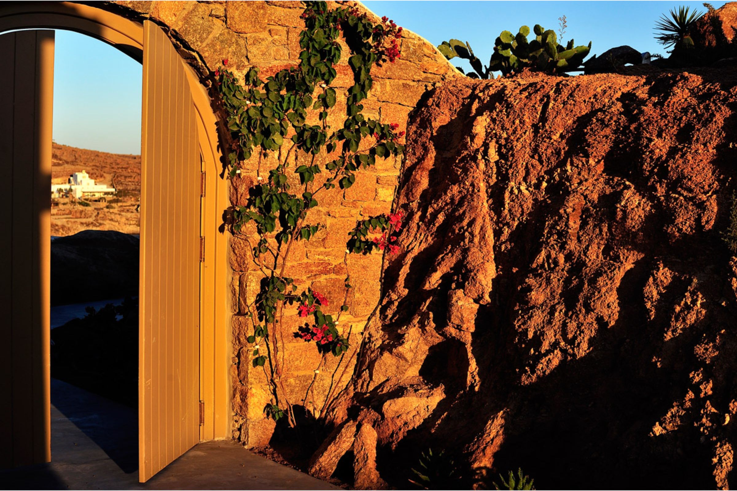 Best Bar-Restaurants around the island